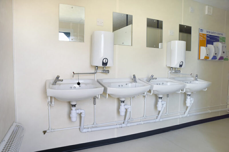 4+1 Steel Toilet 20ft x 9ft